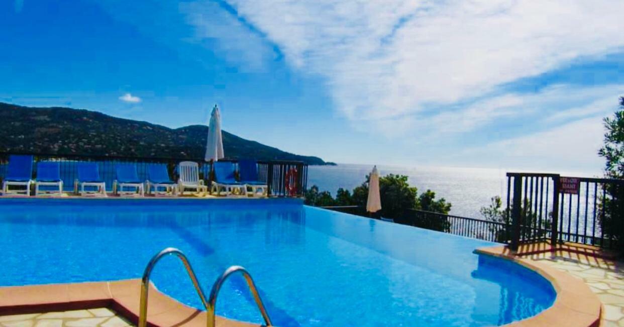 Apartamento Mazet « Domaine De La Pinede » Le Lavandou Exterior foto