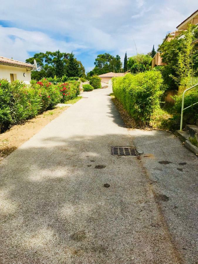 Apartamento Mazet « Domaine De La Pinede » Le Lavandou Exterior foto